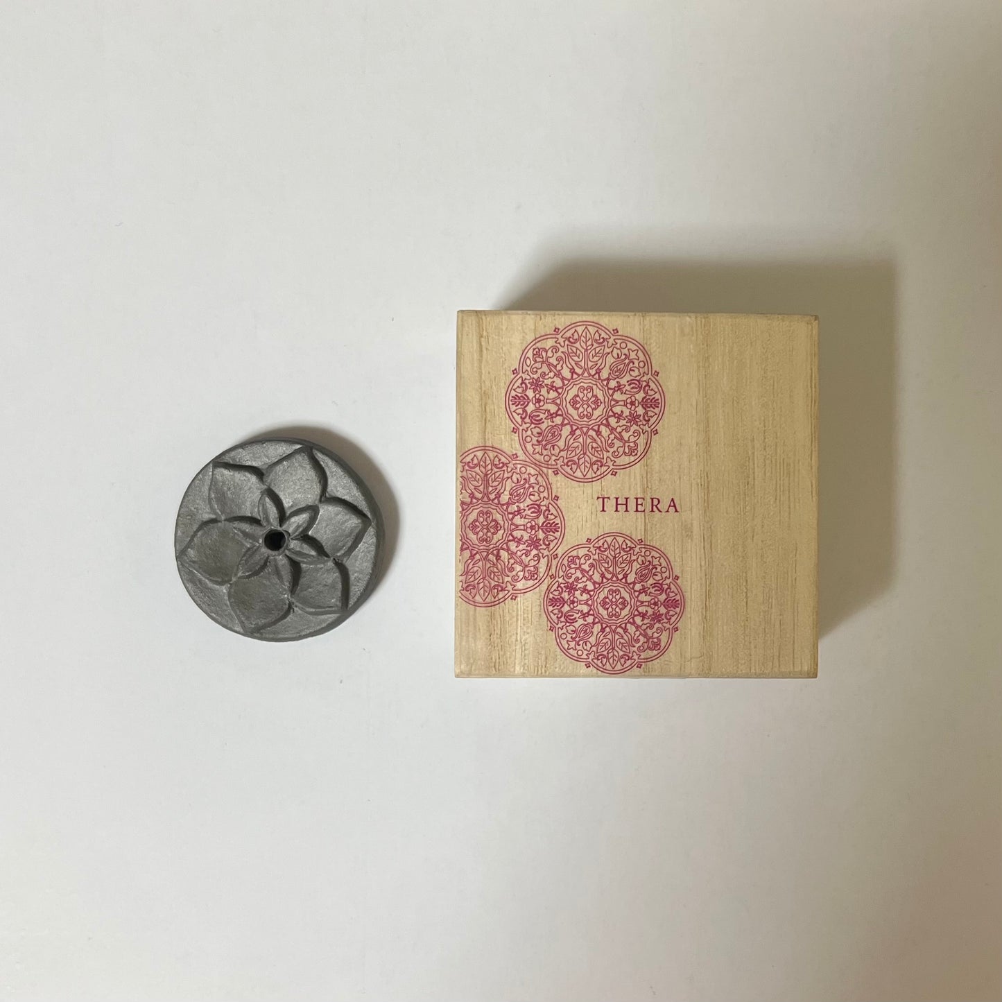 THERA香環(アロマディフューザー)唐花文
